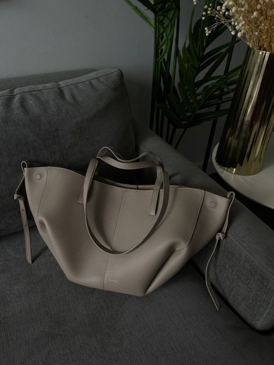 Pernilla – Sculpted Ruched Tote Bag